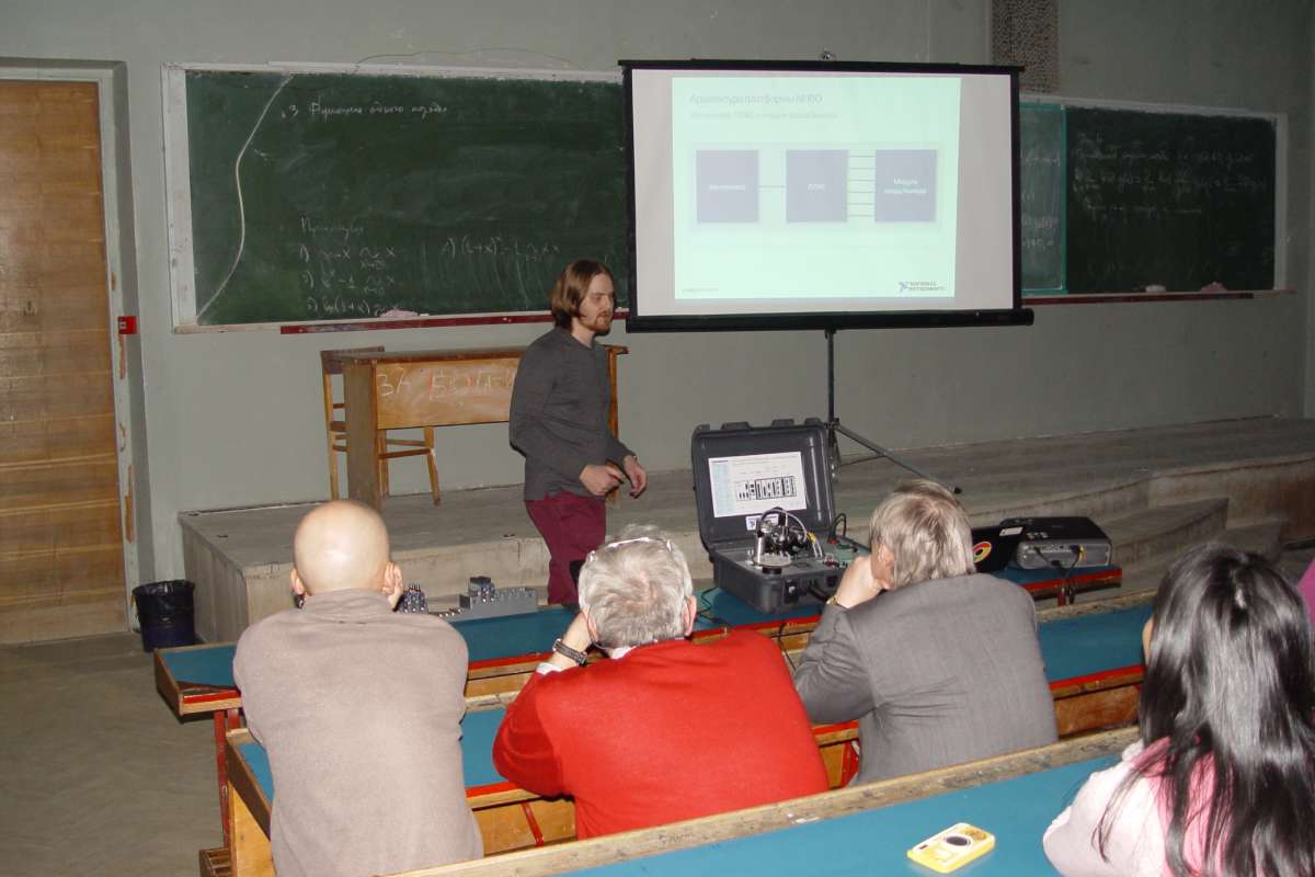 Изображение: Демонстрация на тему &ldquo;Платформа автоматизации CompactRIO&rdquo;